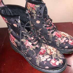 Dr Martin Vintage floral design